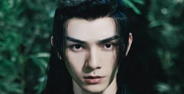  王一博|何昶希翻拍陈情令，看到他们表演，才知王一博肖战爆红不是巧合