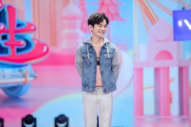 老师|高情商的代表何炅:一个“何老师”的称呼就是对他很好地证明