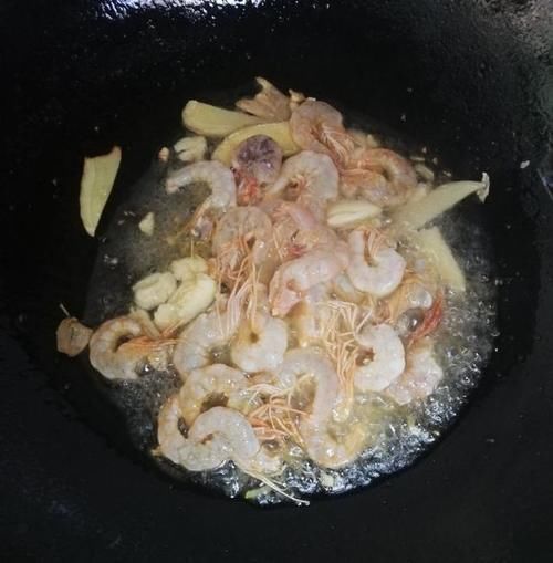  做法|今天分享我的苦瓜做法，苦瓜炒虾仁，非常美味的一道家常菜