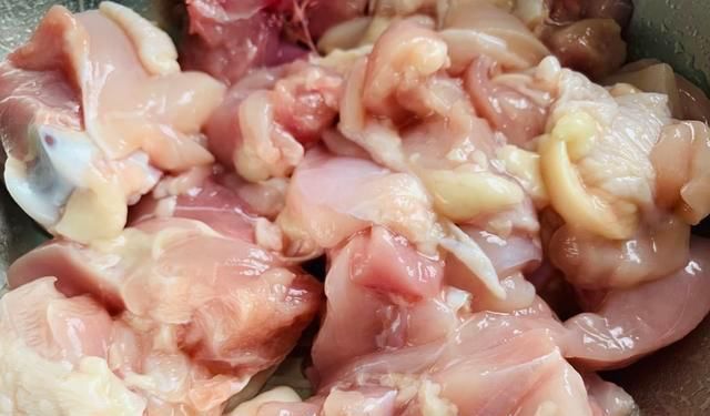  制作|家庭煮夫的日常 家庭版大盘鸡焖面 制作简单 美味健康