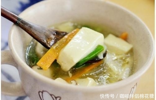 做法|泰式酸辣虾,酱焖排骨,豆腐香菇汤,啤酒鸡翅的做法