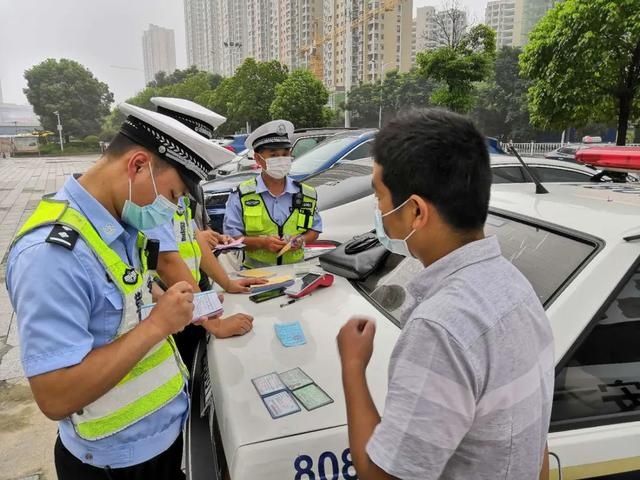 上午|鄂州严查“两轮车”逆行，首日上午共有185名驾驶人被处罚