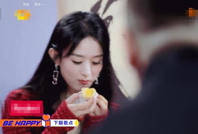 到底|赵丽颖到底有多能吃?看她在节目中的“海吃”姿势,全明白了