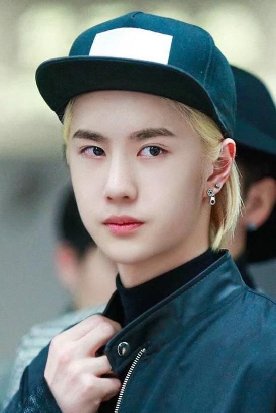  偶像|《这就是街舞》3惊艳的王一博：我们该从优质偶像身上看到什么？