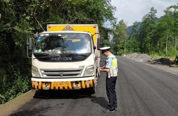 联动|即日起一个月，重庆各地交巡警将联动严管严查重点交通违法行为