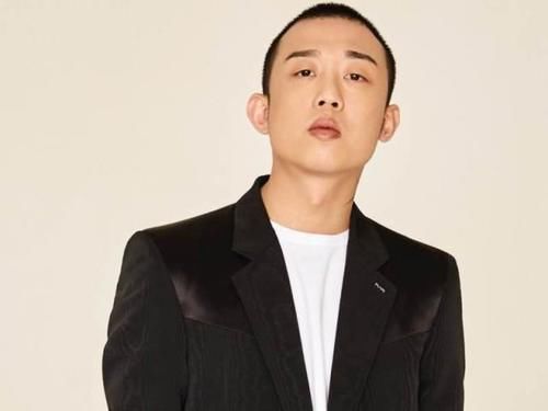 GAI|GIAO哥录制《新说唱》，在GAI面前唱rap，动作夸张像拍段子