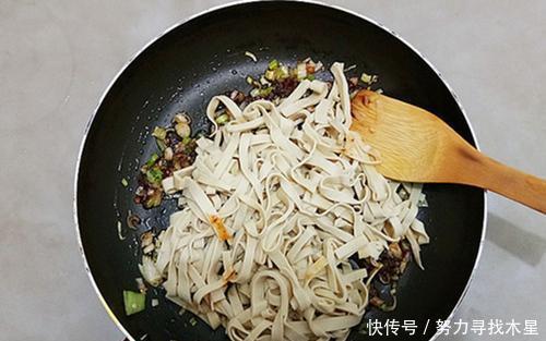 金针菇|番茄豆皮金针菇、酱焖豆皮,营养丰富,好吃美味!