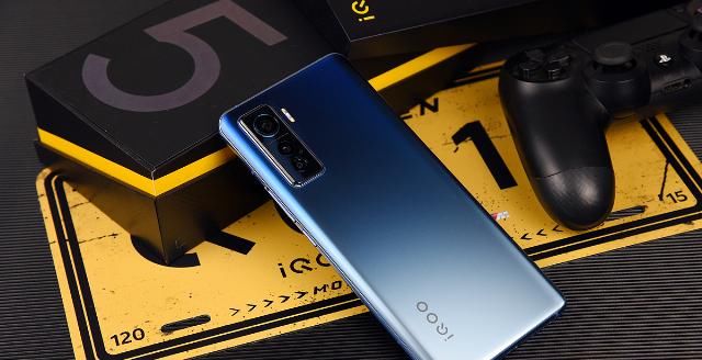 包装|为什么说iQOO 5是iQOO截至目前变化最大的手机