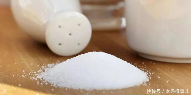 越晚|刘璇“铁血育儿”引热议,不让4岁儿子吃盐,吃盐真的越晚越好吗