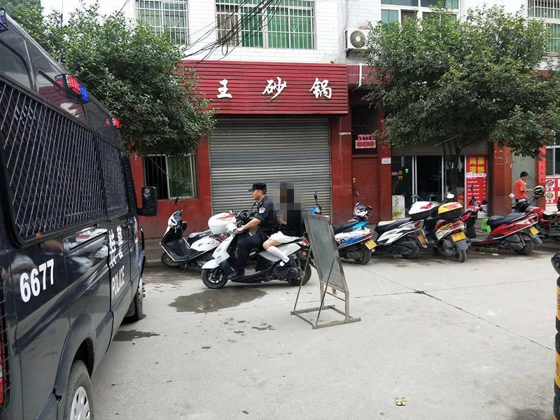  考生|考生粗心弄丢准考证民警及时援助帮找回