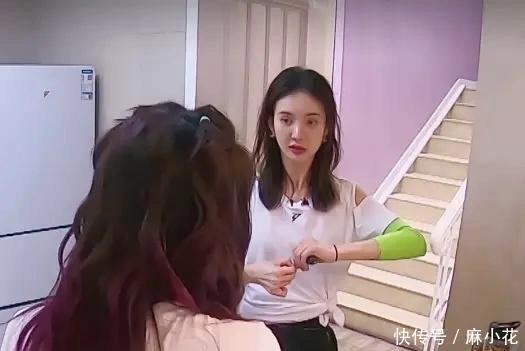 金晨|金晨霸气回应“嘴歪”,于正:所有美女的嘴,都是歪的