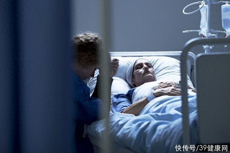 女植物人4年后意外怀孕(11年江苏女植物人腹部隆起，医生检查竟然怀孕了，丈夫坚持要孩子)