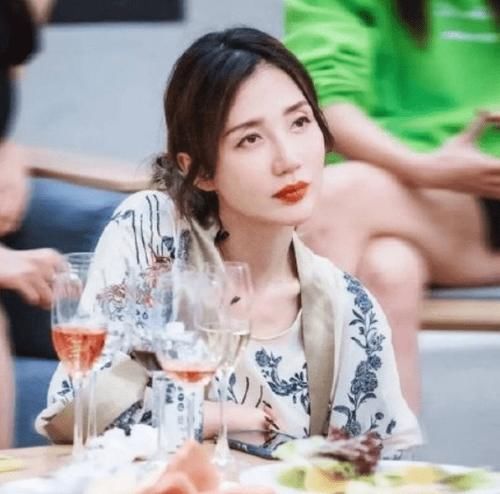  王子|鞠婧祎谎报身高？陈翔新恋情？阿朵淘汰内幕？贺俊雄不满评分退赛？王子文没资源？