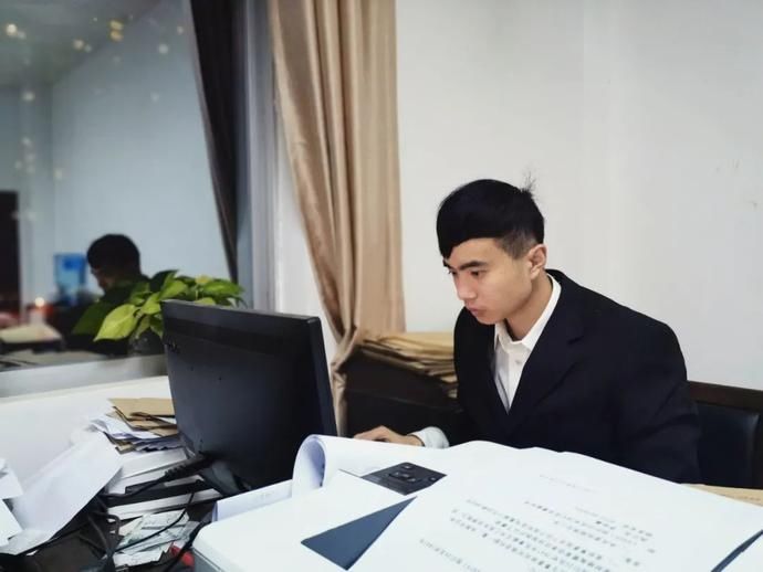 法院|法官看法官 | 奋斗正当时!以青春书写法院新篇章!