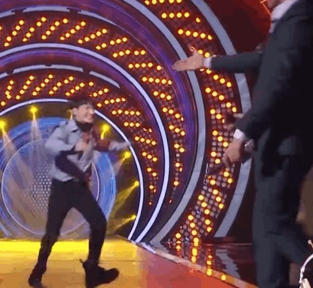  时代|老艺术家做派的阿云嘎，算不算流量时代的稀缺偶像？