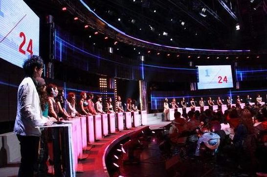  情感|台上指导女嘉宾的情感，现实中却和丈夫离婚，黄澜究竟有多可笑？