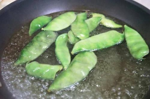  凉拌菜|这菜初秋才上市，形似猫耳脆又鲜，10元买四斤，炒菜拌菜属它香