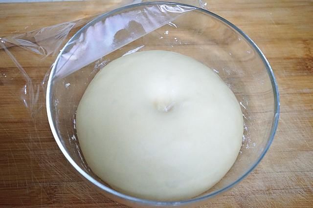  包裹|肉松手撕面包，层层包裹多多肉松，蓬松柔软，这方子经得起考验