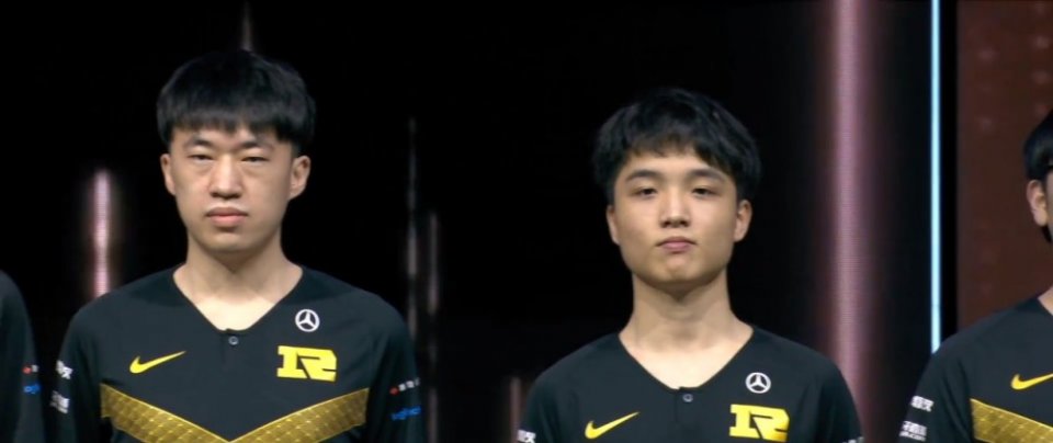 RNG|RNG“危险操作”细节公开!就差0.1秒的时间,小虎就秒不掉EZ了