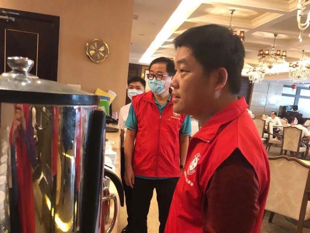 石岐|举手之劳显文明！石岐这群“志愿红”随手行动让文明如影随形~