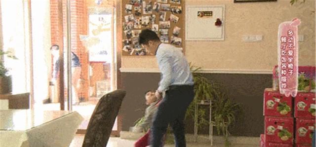  家长|女童在超市先喝饮料后付钱，结账时被索10倍赔偿，宝妈回怼很给力