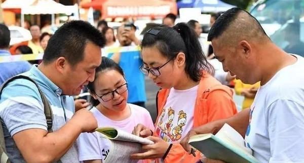 专业|文科生报志愿不要自暴自弃,这几个大类专业,考研都不用换专业