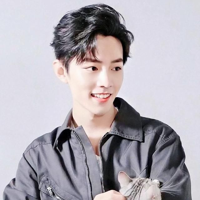  排名|肖战有望10月复出？官宣综艺节目惹争论，海报嘉宾阵容排名太真实