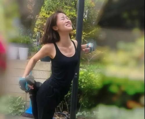 女人真|张雨绮再次第一，美丽笨女人真就这么吃香？