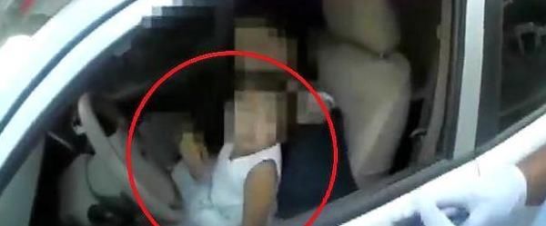  喝酒|女司机道路上S形开车，交警忙拦停查酒驾，打开车窗倒吸一口凉气