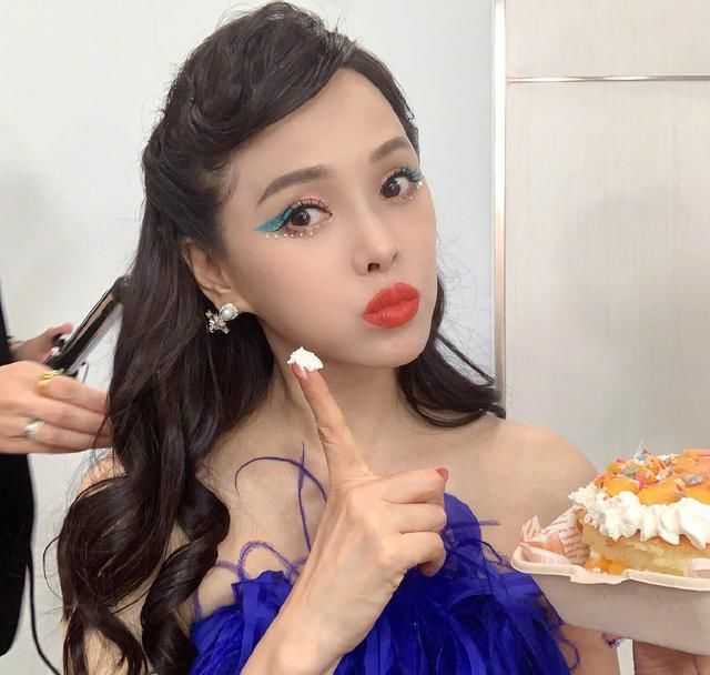  电影|即使饱受争议，52岁的伊能静，依然活出了女人的自信！