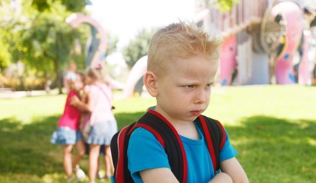 朋友|孩子孤独没朋友?家长要注重培养“交际能力”,这是一生的财富