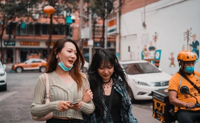  寻味|寻味成都 | 一座来了就不想走的城，一台开了就不想下的车