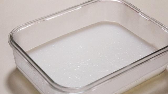 家里|夏天最爽口的街边小吃,3块钱就能在家里做出一大锅,清凉开胃