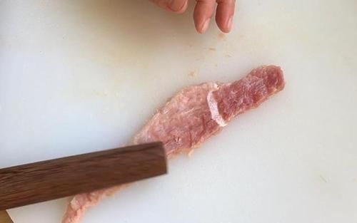 不柴|猪肉别老做红烧肉,教你一招猪瘦肉嫩香不柴,孩子能多吃一碗饭