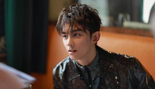  鹿晗|《穿越火线》开播，鹿晗能否摘掉标签，摆脱《上海堡垒》的质疑？