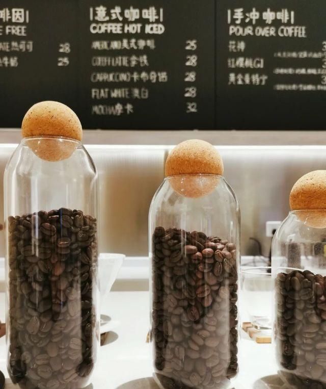 耀司|山本耀司把全国首家咖啡店开在了成都,时髦精们又有新去处了