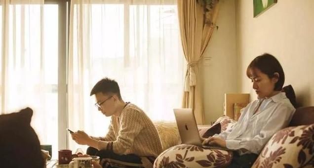  文化|脱口秀演员思文、程璐宣布离婚，笑果文化今年有点笑不出