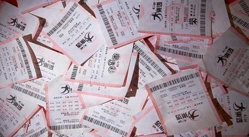 下滑|彩票“内幕”曝光，销量大幅下滑，梁宏达、白岩松“这样”说