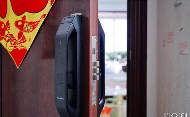 锁体|我的第一款脸部识别智能锁，效果有点意外哦！