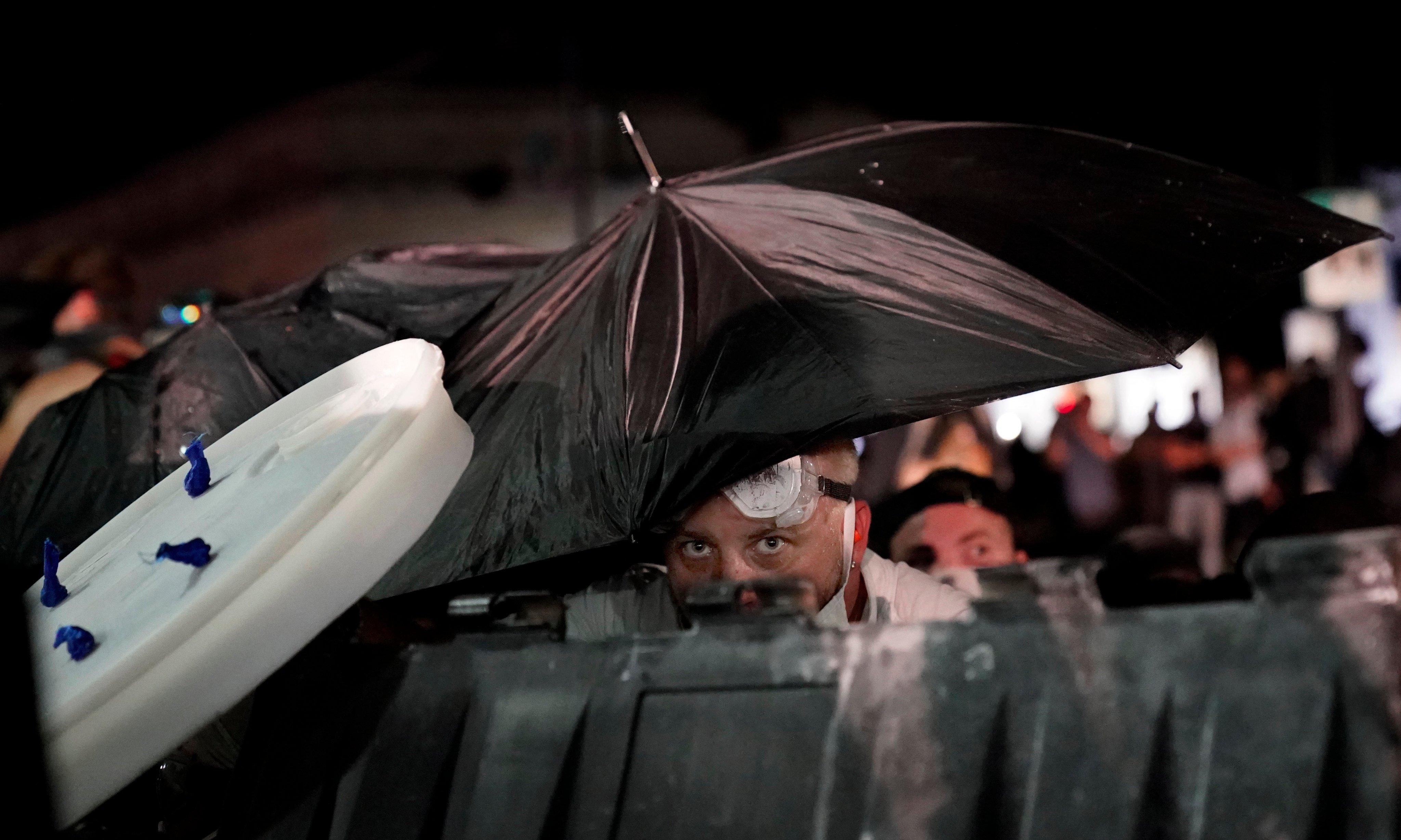 当地|17岁白人少年开枪打死两个黑人 媒体：他很崇拜警察