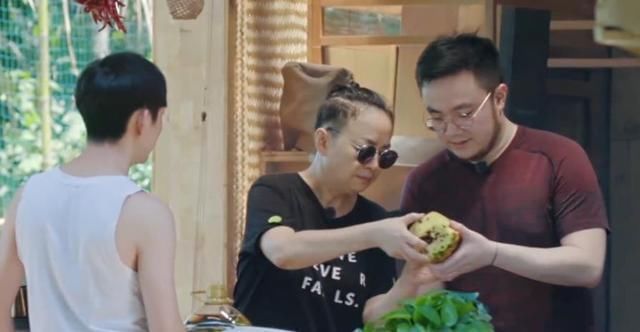  粉丝|《向往的生活》收官，宋丹丹与巴图欢乐互怼，粉丝希望他们常驻