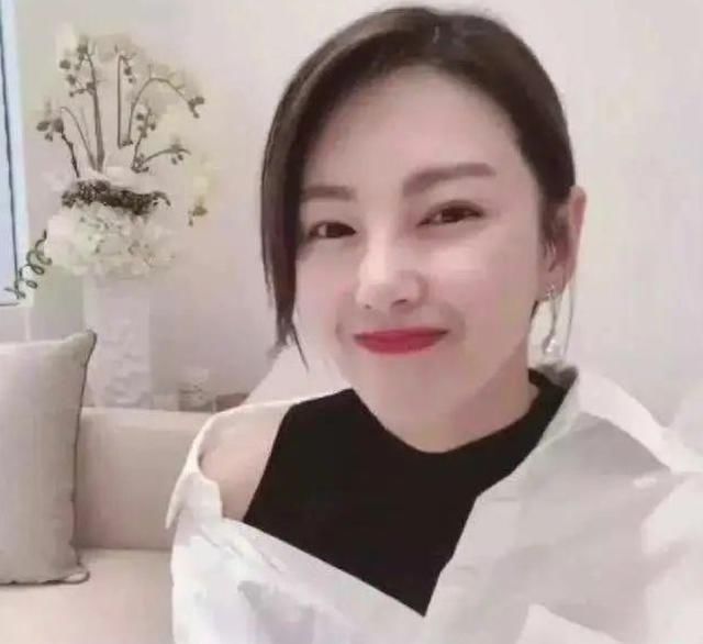  萧亚轩|富婆的「不快乐」，你也想象不到啊...