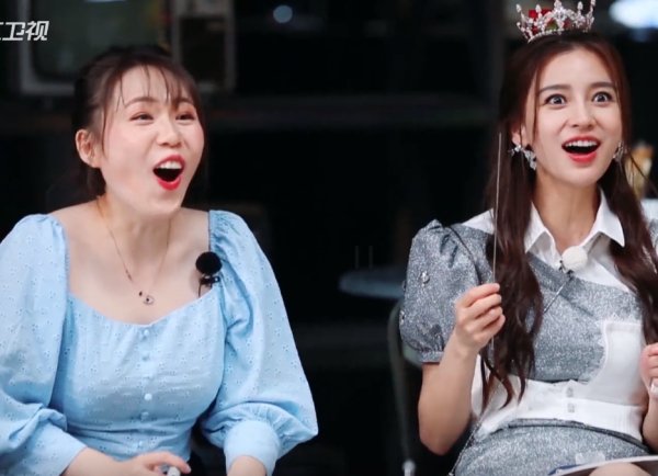  不负责任|baby录制跑男疑似走光，导演组态度引热议：不负责任！