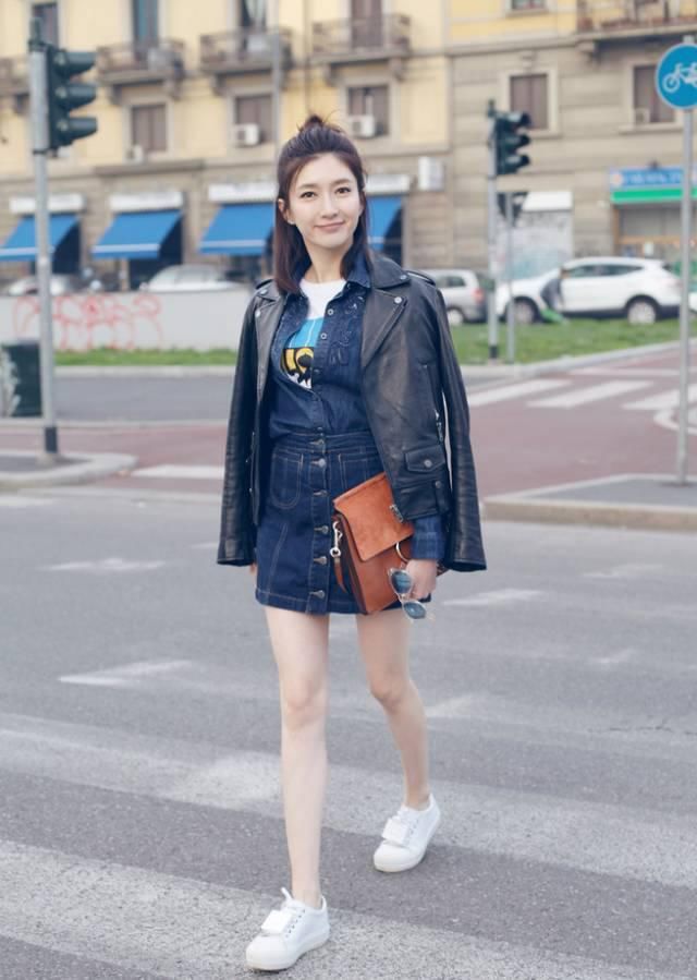 半丸子头|发型和衣服这样搭,让你从头美到脚!