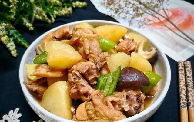  味道|这俩食材焖一锅，营养好味道香，我家立秋后常做，孩子爱吃不挑食