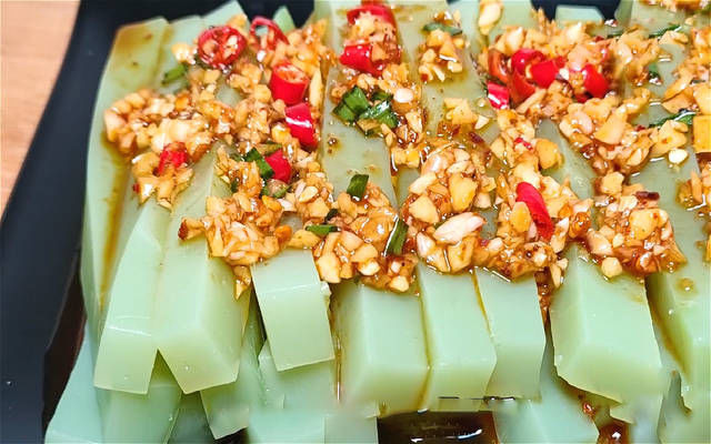 豌豆淀粉|夏天来了,教你黄瓜很清爽的做法,吃起来爽滑又Q弹