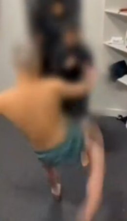 外媒：新西兰一少管所内“MMA式”斗殴视频被曝光，拍摄者竟是工作人员