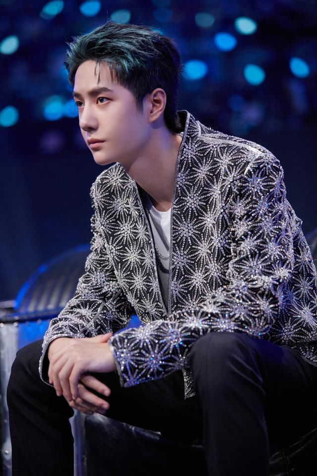  夺冠|《街舞》杨凯夺冠是剧本？用王一博歌淘汰选手引热议，还当场落泪