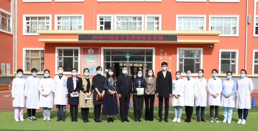  视力|哈医大一院眼科医院医疗队走进江北新区附小开展学生视力筛查