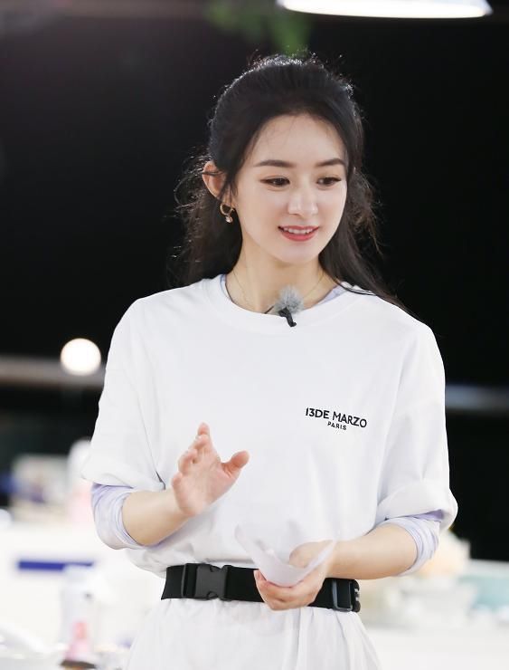  救场|赵丽颖英语不好让黄晓明点菜，李浩菲堪称教科书式救场